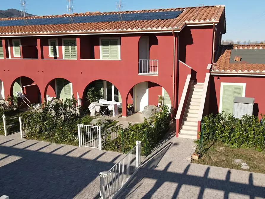 Immagine 34 di Villa in vendita  a Calcinaia