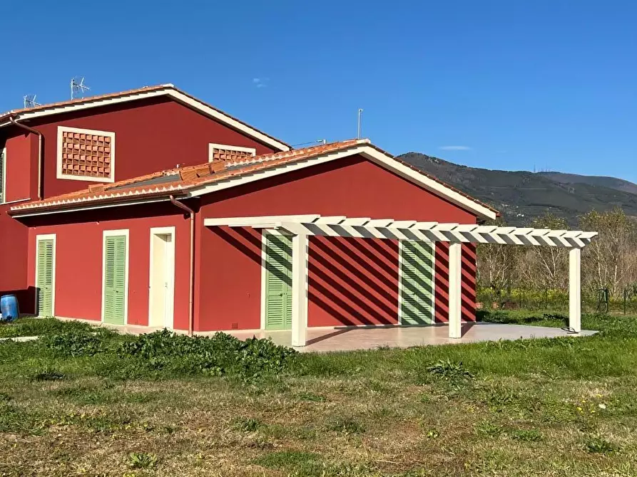 Immagine 3 di Villa in vendita  a Calcinaia