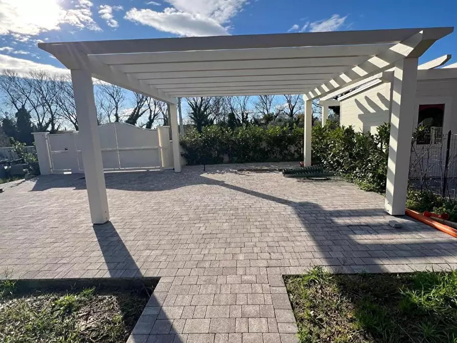 Immagine 13 di Villa in vendita  a Calcinaia