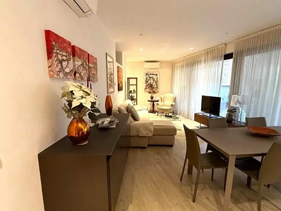 Immagine 5 di Appartamento in vendita  a Siena