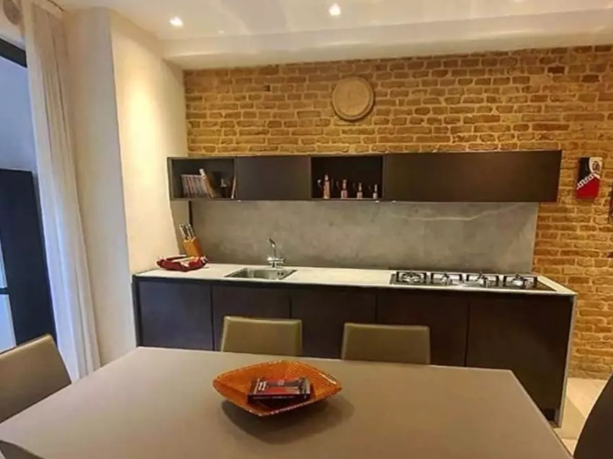 Immagine 12 di Appartamento in vendita  a Siena