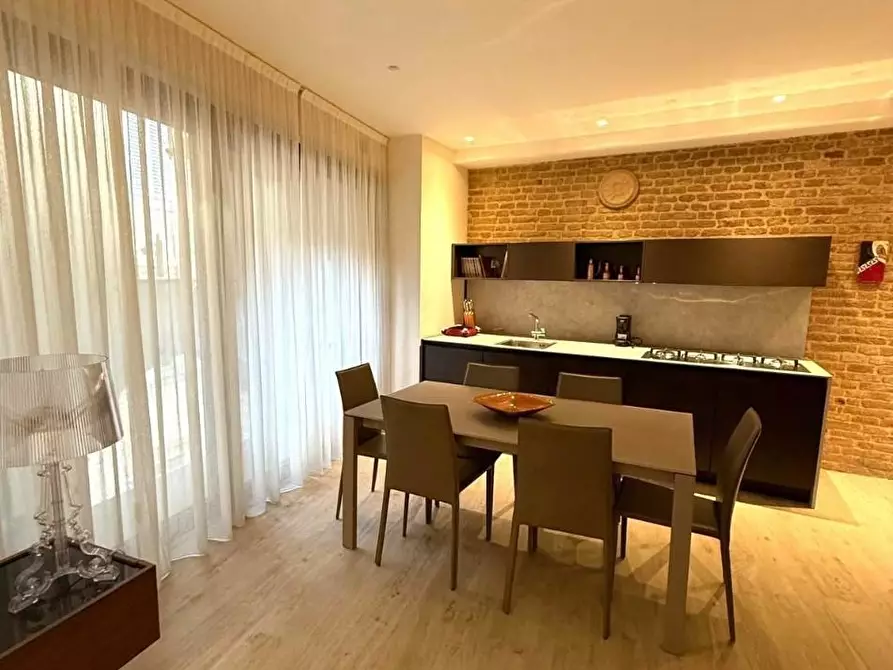 Immagine 6 di Appartamento in vendita  a Siena