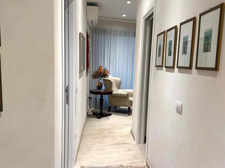 Immagine 11 di Appartamento in vendita  a Siena