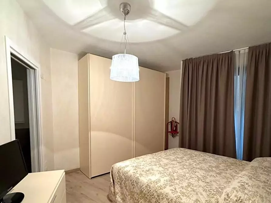 Immagine 15 di Appartamento in vendita  a Siena