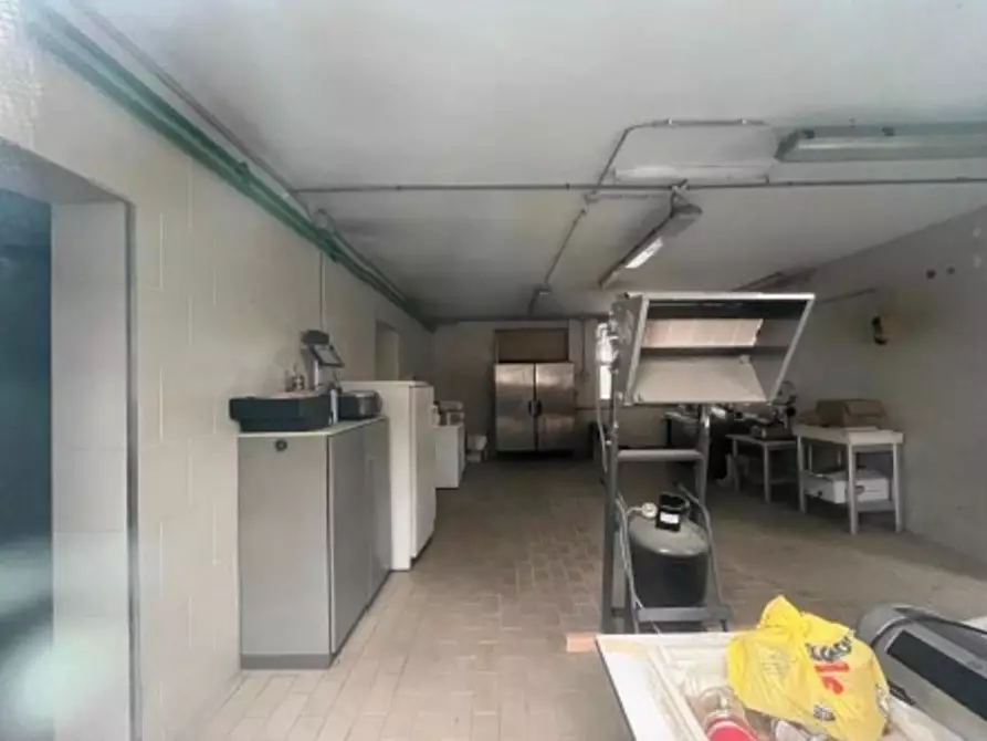 Immagine 7 di Capannone industriale in vendita  a Cesate