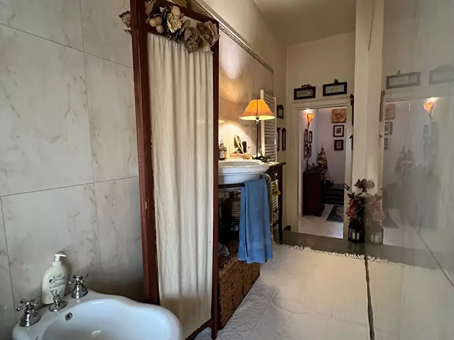 Immagine 21 di Appartamento in vendita  a Massa