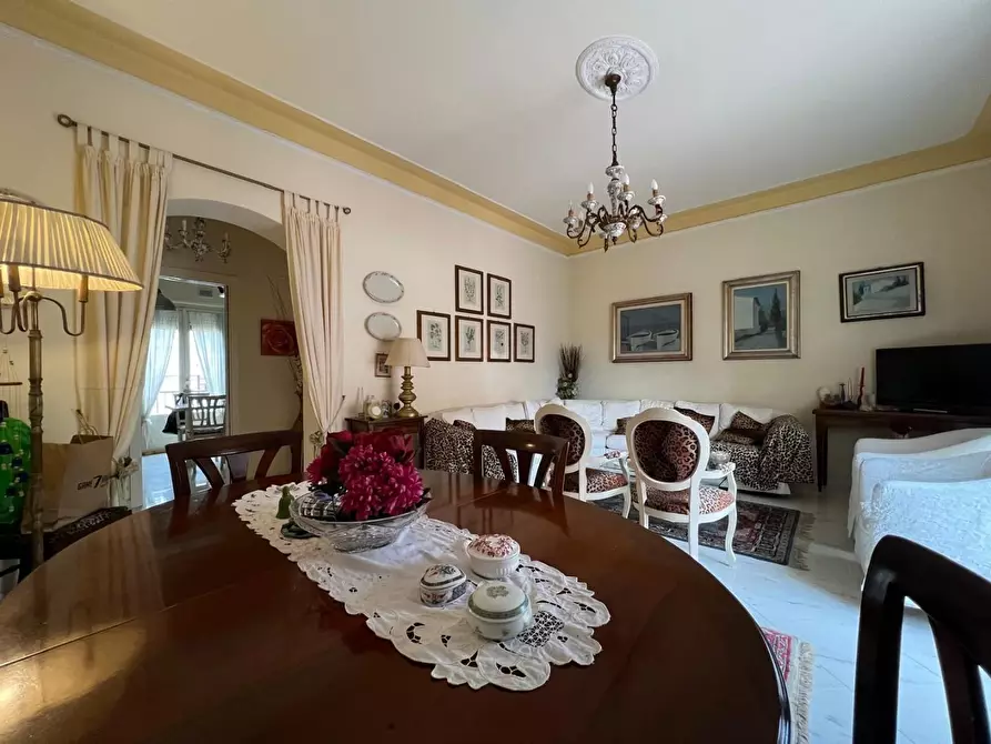 Immagine 3 di Appartamento in vendita  a Massa