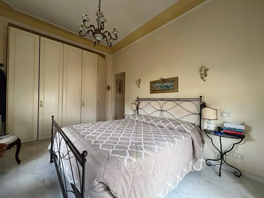 Immagine 18 di Appartamento in vendita  a Massa