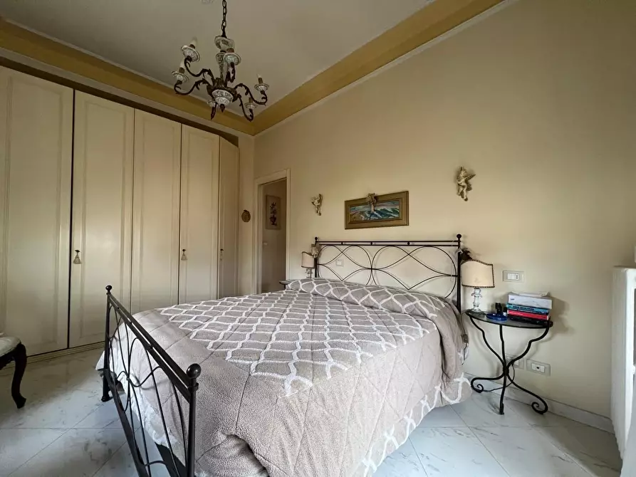 Immagine 19 di Appartamento in vendita  a Massa