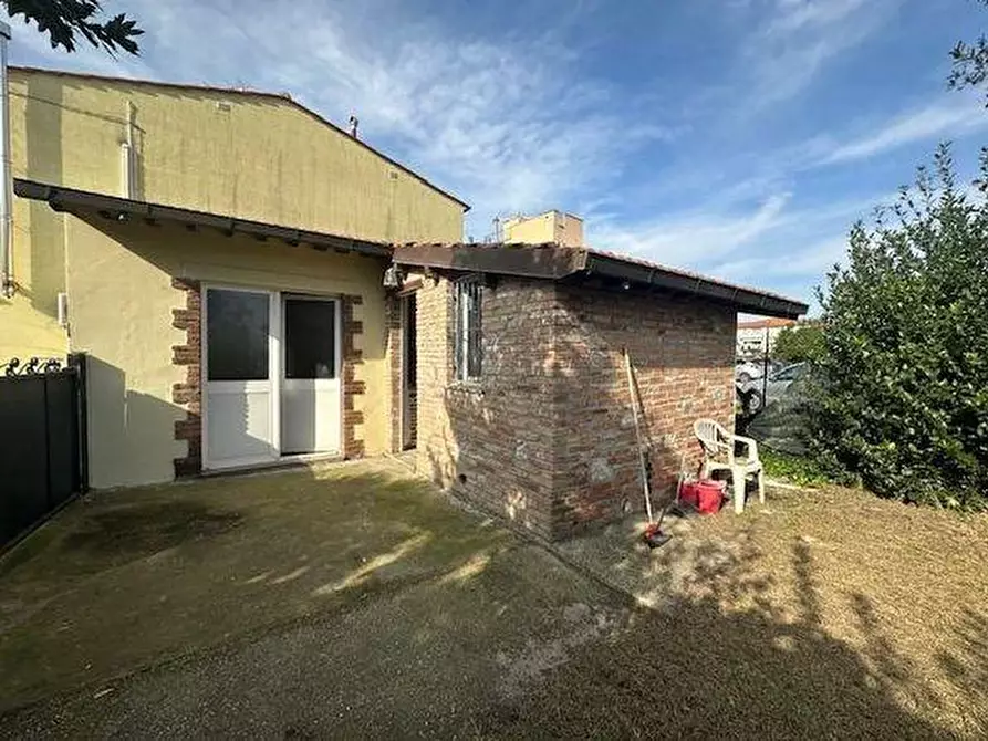 Immagine 5 di Casa indipendente in vendita  a Pisa