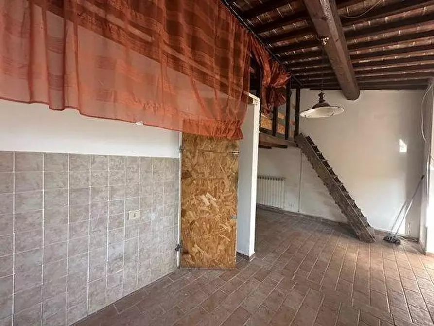 Immagine 11 di Casa indipendente in vendita  a Pisa