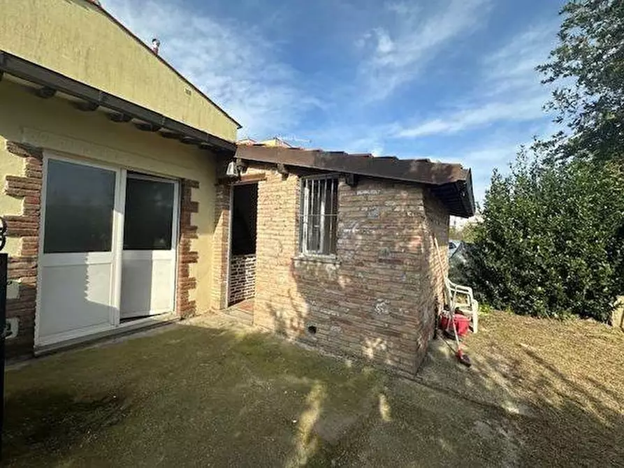 Immagine 1 di Casa indipendente in vendita  a Pisa