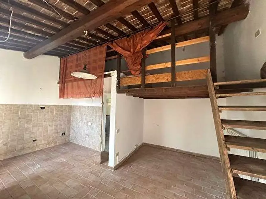 Immagine 8 di Casa indipendente in vendita  a Pisa