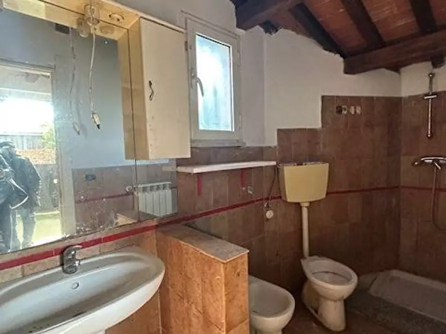 Immagine 13 di Casa indipendente in vendita  a Pisa