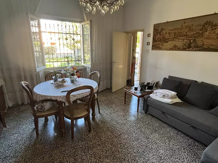 Immagine 10 di Casa indipendente in vendita  a Massa