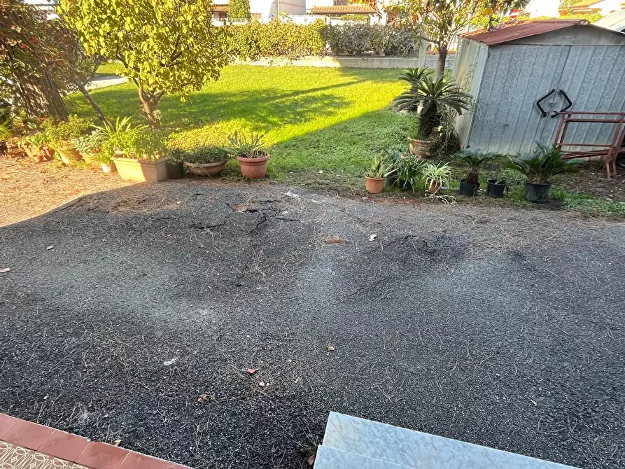 Immagine 6 di Casa indipendente in vendita  a Massa