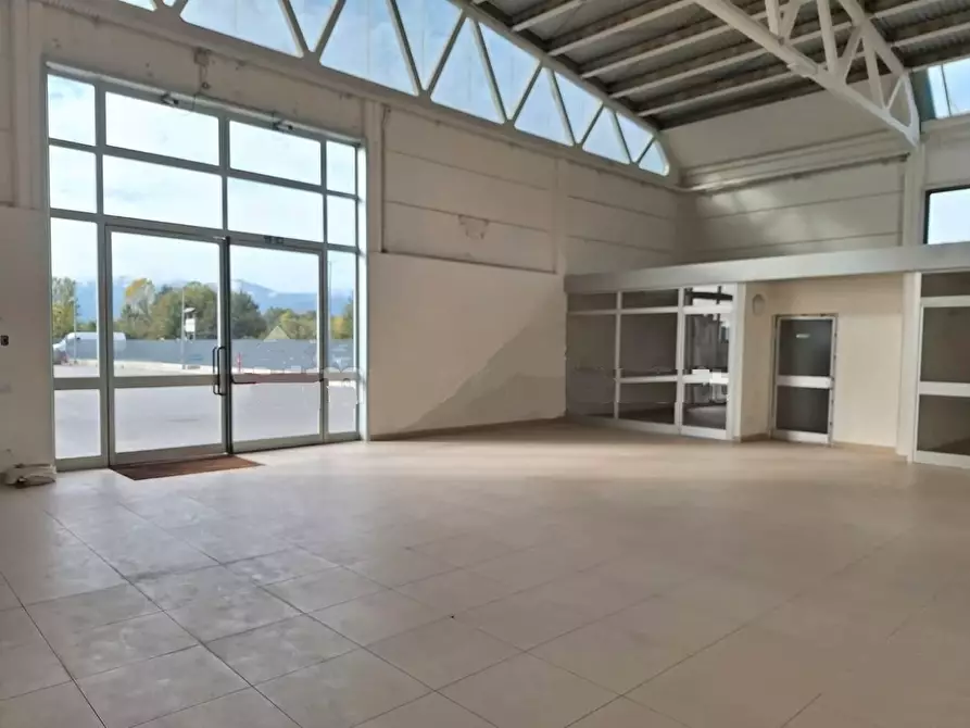 Immagine 1 di Capannone industriale in affitto  a Porcari