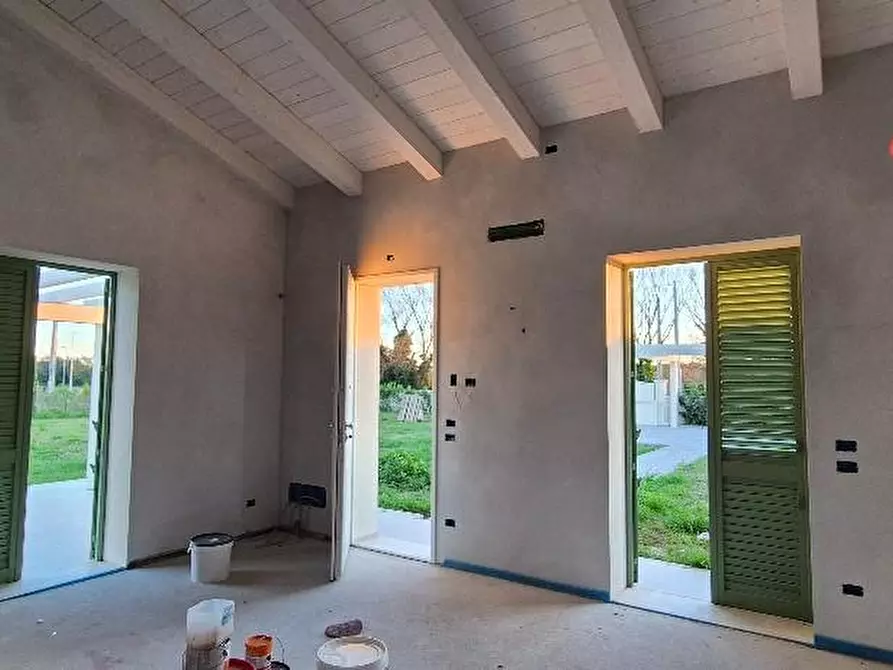 Immagine 17 di Villa in vendita  a Calcinaia