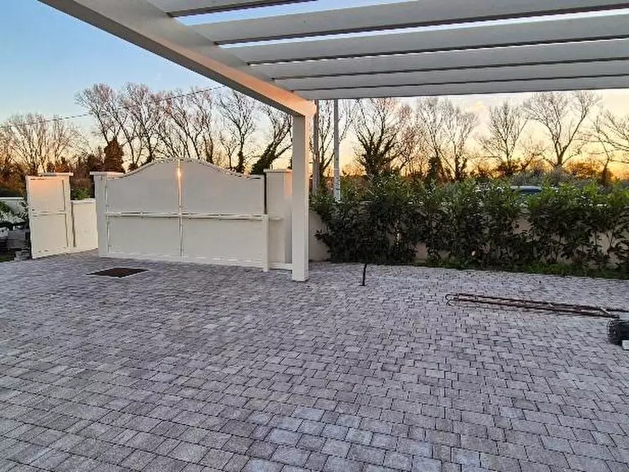 Immagine 14 di Villa in vendita  a Calcinaia