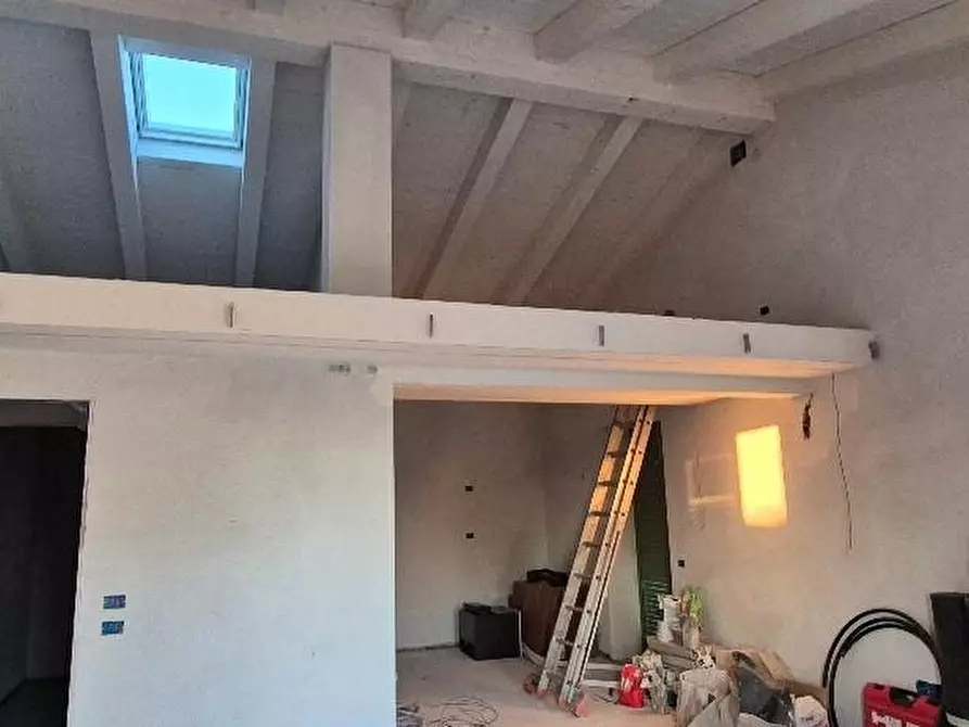 Immagine 20 di Villa in vendita  a Calcinaia