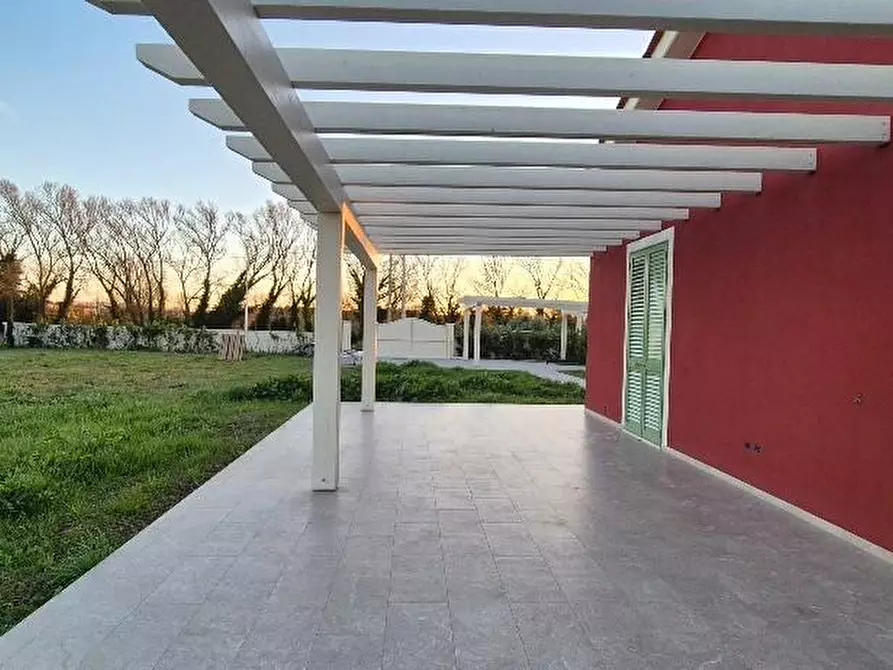 Immagine 9 di Villa in vendita  a Calcinaia