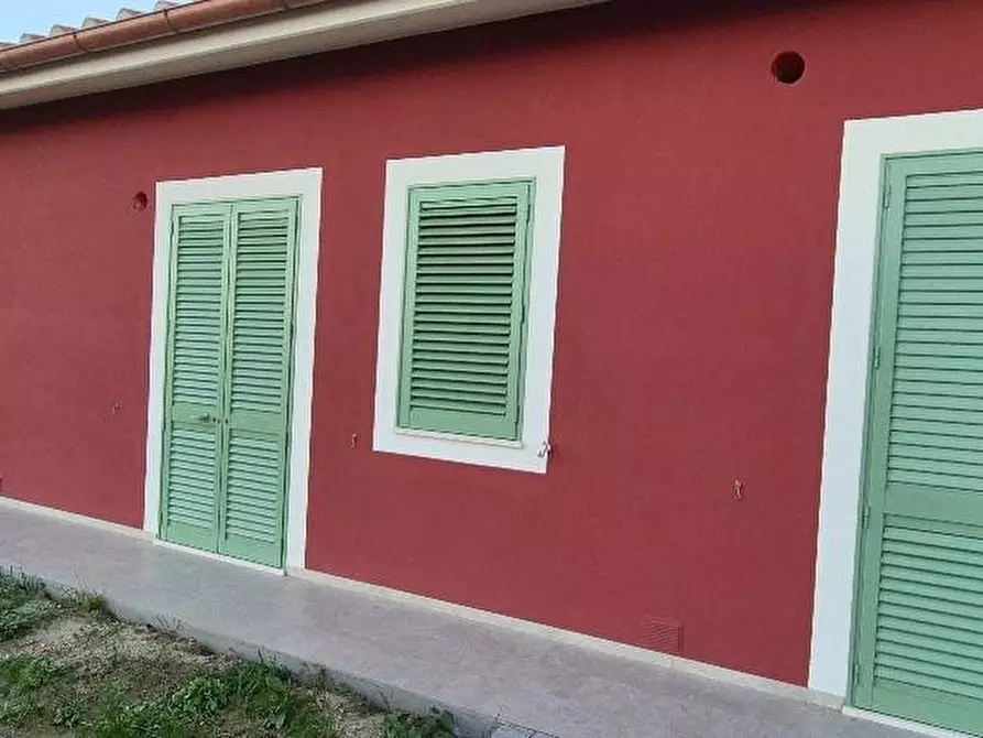 Immagine 11 di Villa in vendita  a Calcinaia