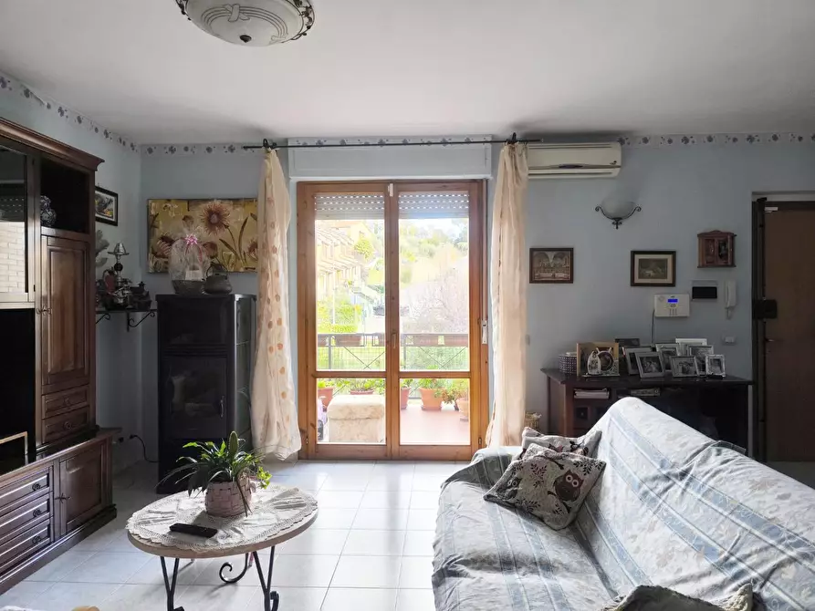 Immagine 1 di Appartamento in vendita  a Asciano