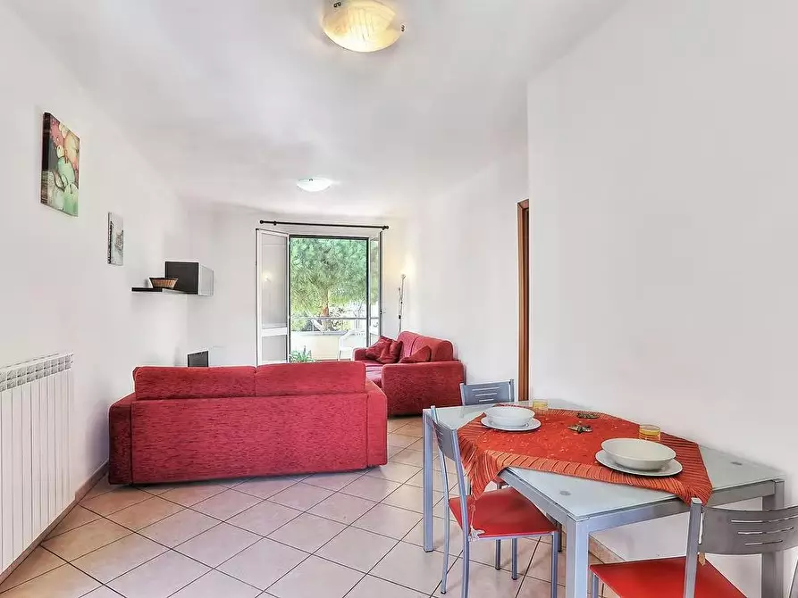 Immagine 2 di Appartamento in vendita  a Cecina