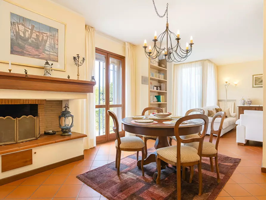 Immagine 4 di Casa bifamiliare in vendita  a Pontedera