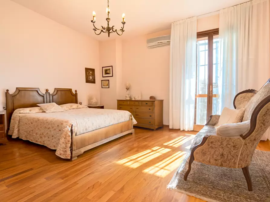 Immagine 9 di Casa bifamiliare in vendita  a Pontedera