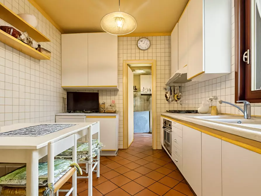 Immagine 5 di Casa bifamiliare in vendita  a Pontedera