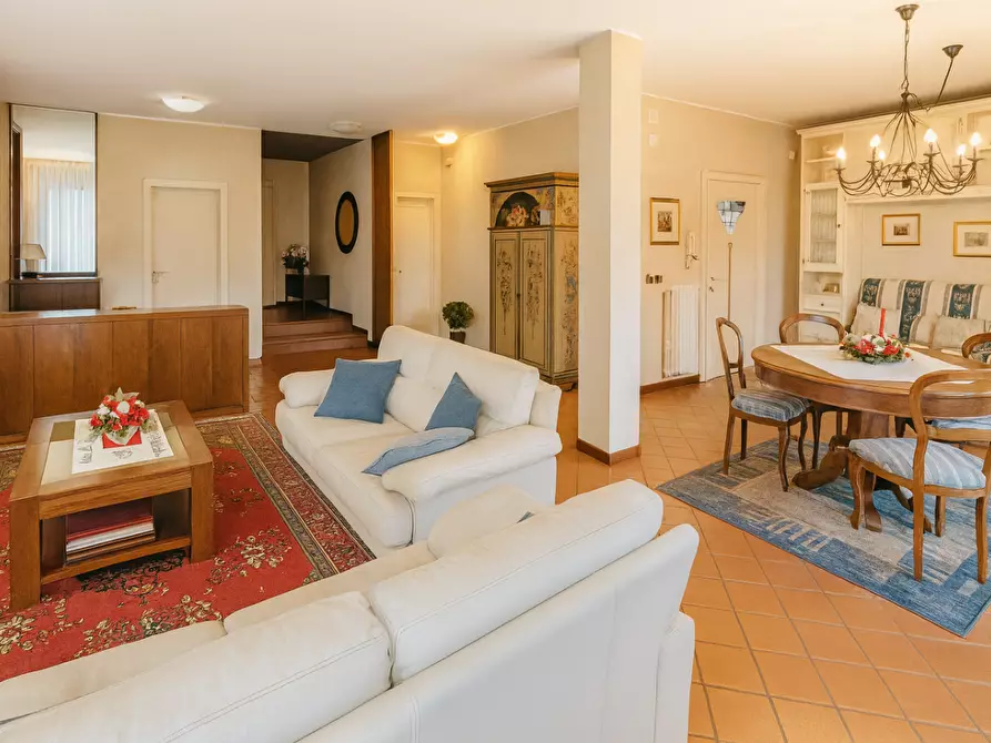 Immagine 3 di Casa bifamiliare in vendita  a Pontedera