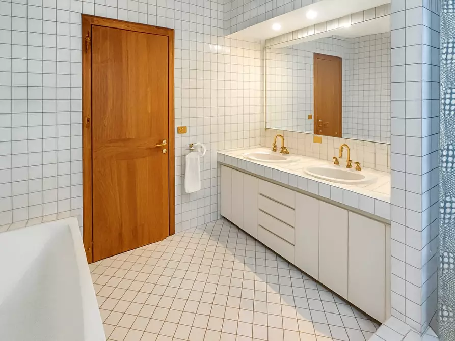 Immagine 14 di Casa bifamiliare in vendita  a Pontedera