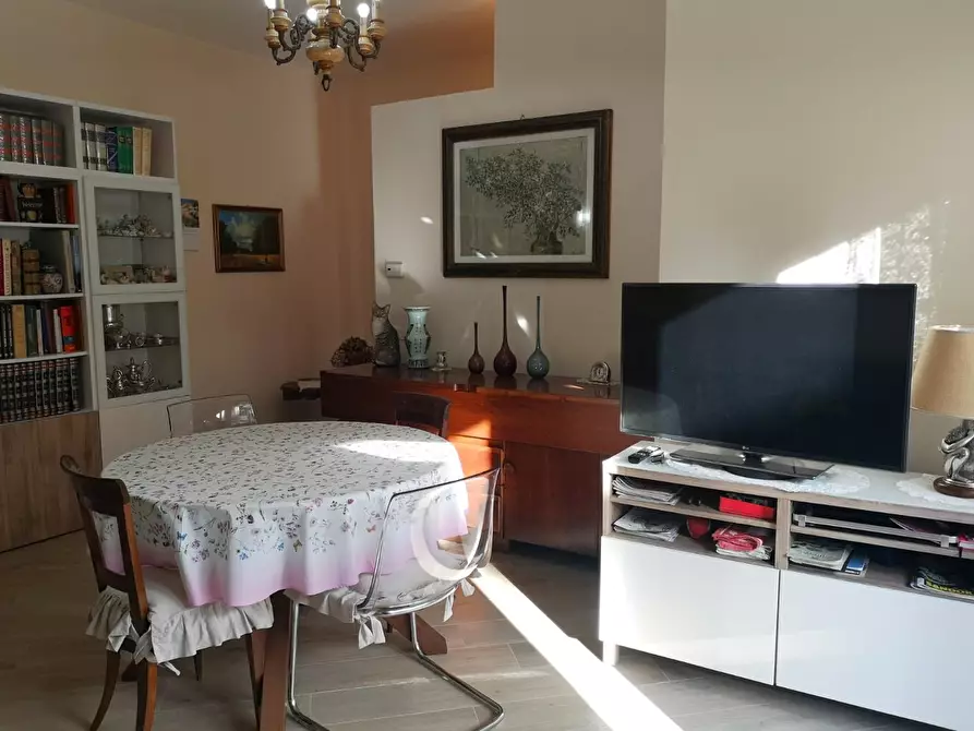 Immagine 3 di Appartamento in vendita  a Massa