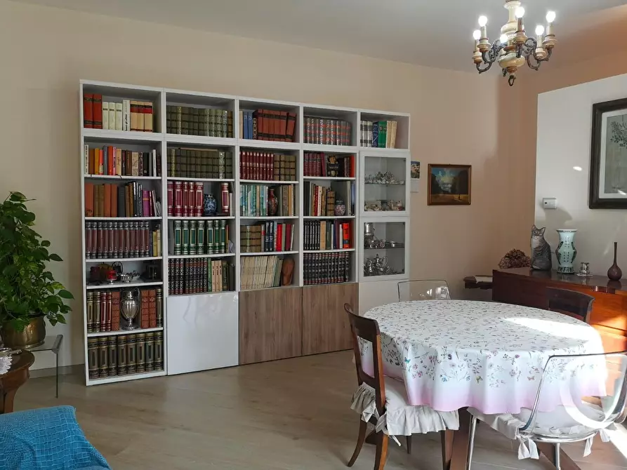 Immagine 15 di Appartamento in vendita  a Massa