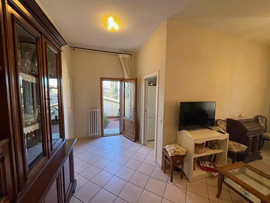 Immagine 5 di Appartamento in vendita  a Siena