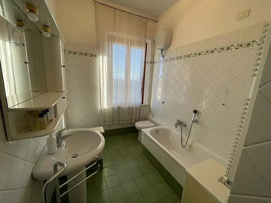 Immagine 25 di Appartamento in vendita  a Siena