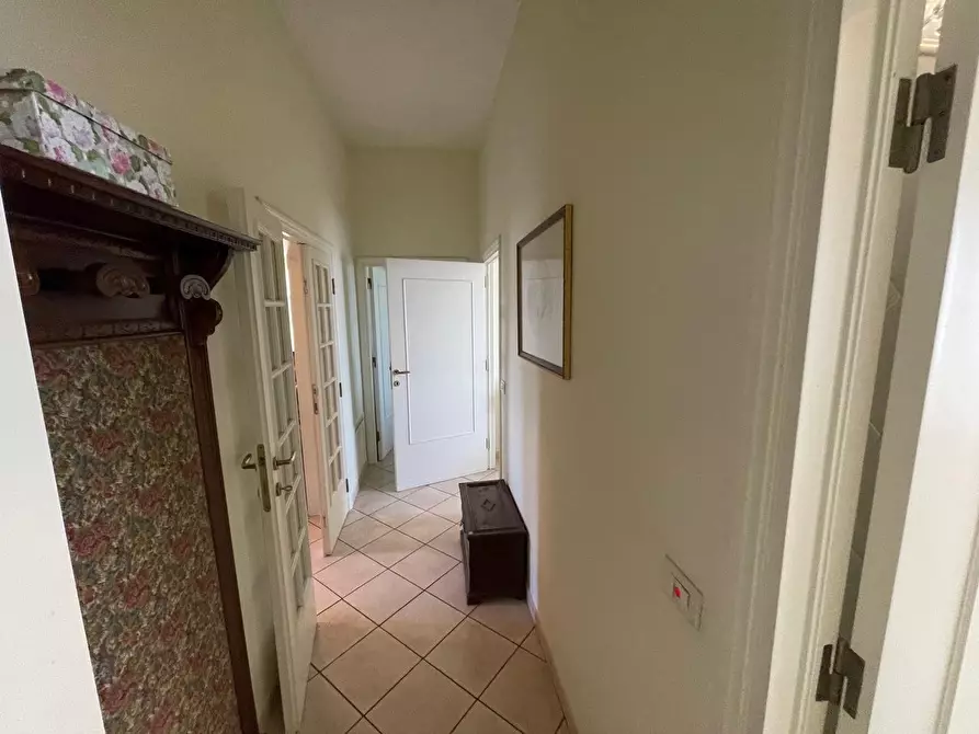 Immagine 30 di Appartamento in vendita  a Siena