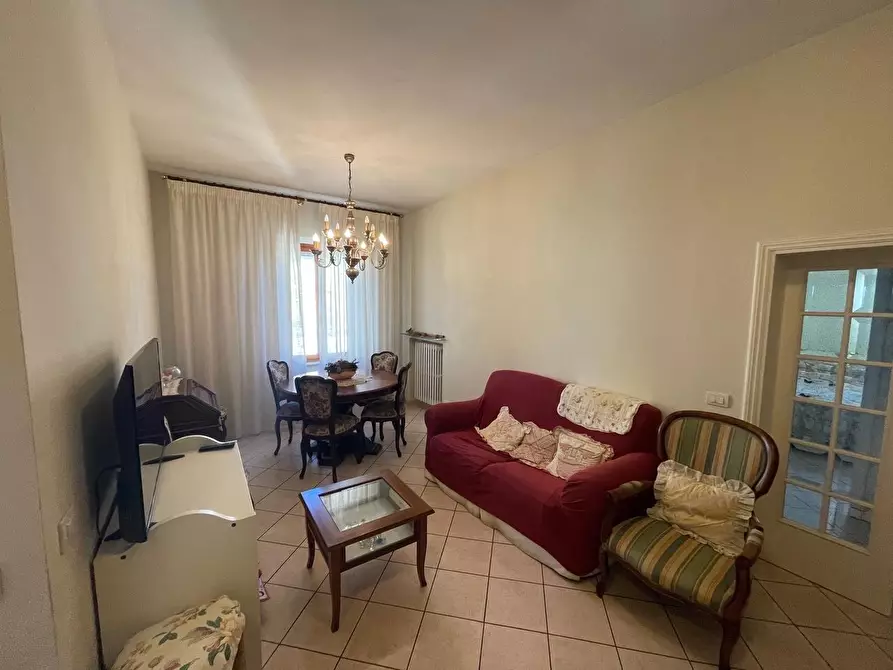 Immagine 1 di Appartamento in vendita  a Siena