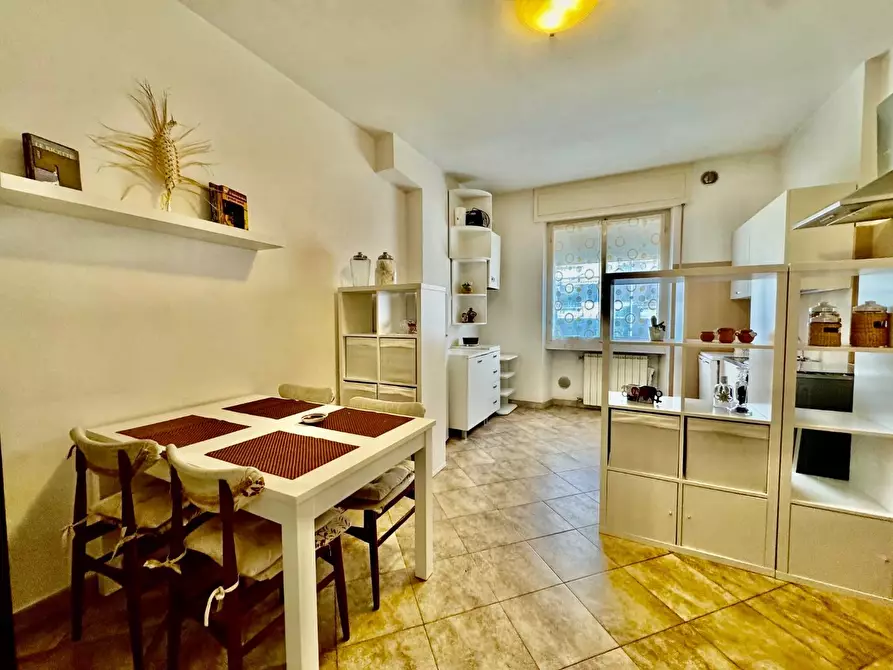 Immagine 2 di Appartamento in vendita  a Massa