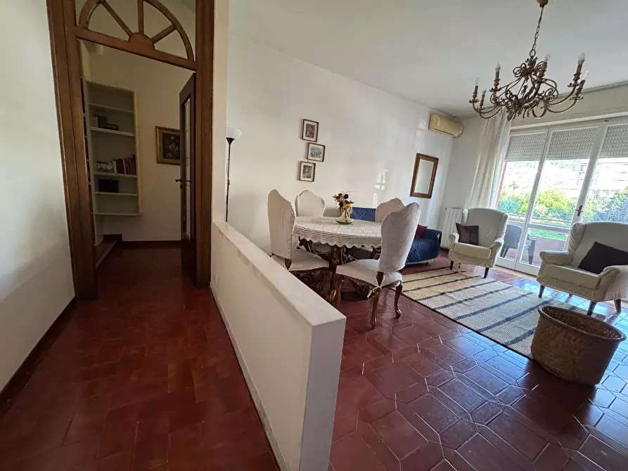 Immagine 13 di Appartamento in vendita  a Massa