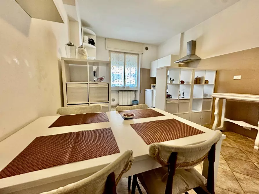 Immagine 8 di Appartamento in vendita  a Massa