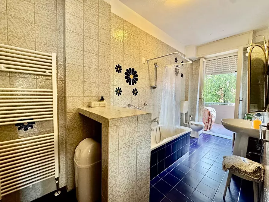 Immagine 25 di Appartamento in vendita  a Massa