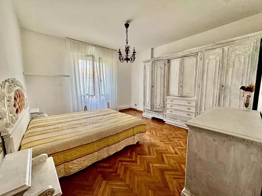 Immagine 20 di Appartamento in vendita  a Massa