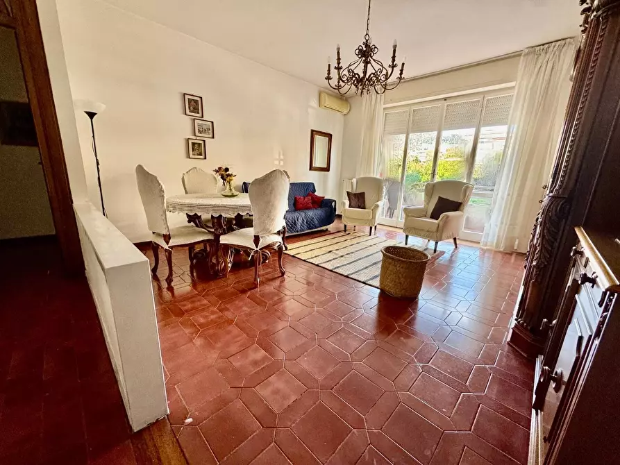 Immagine 9 di Appartamento in vendita  a Massa