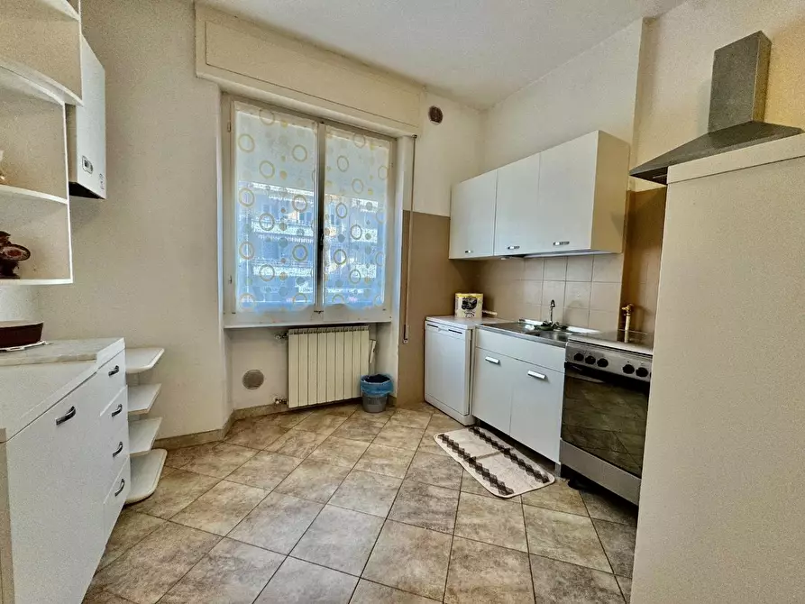 Immagine 4 di Appartamento in vendita  a Massa