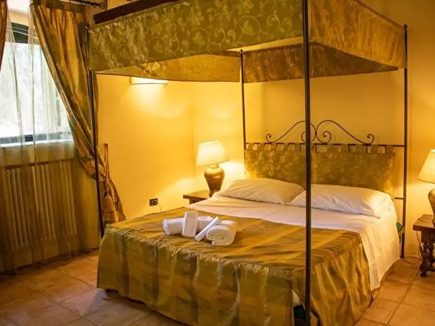 Immagine 37 di Casa colonica in vendita  a Casole D'elsa