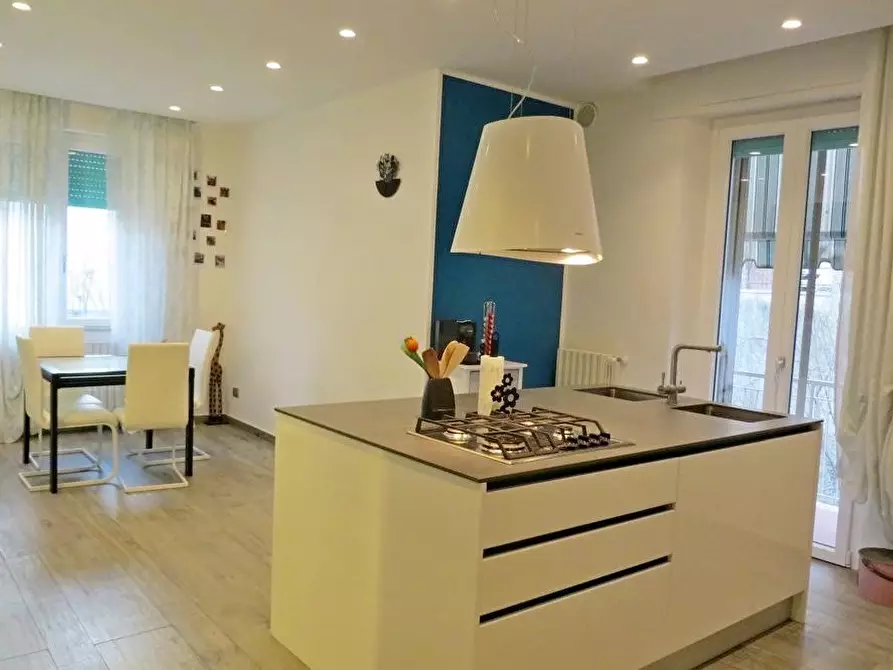 Immagine 1 di Appartamento in vendita  a Siena