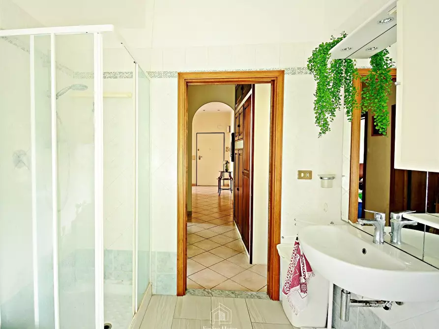 Immagine 15 di Appartamento in vendita  a Campiglia Marittima