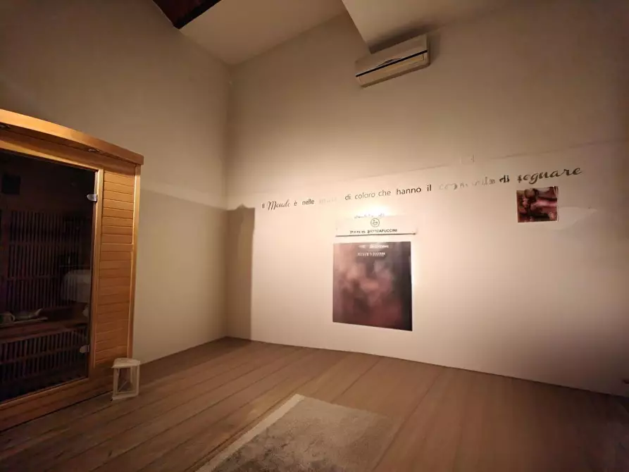 Immagine 6 di Negozio in vendita  a Fucecchio